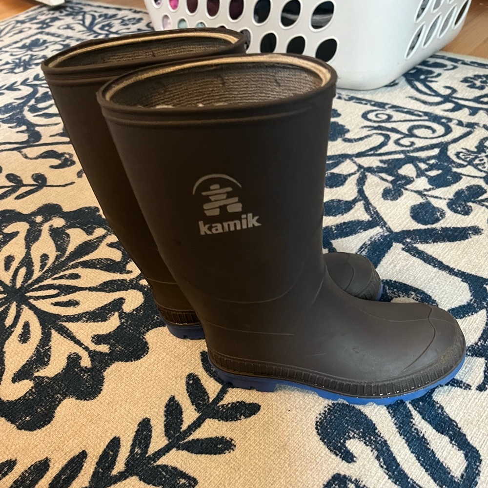 Kamik boys size 12 rain boots.